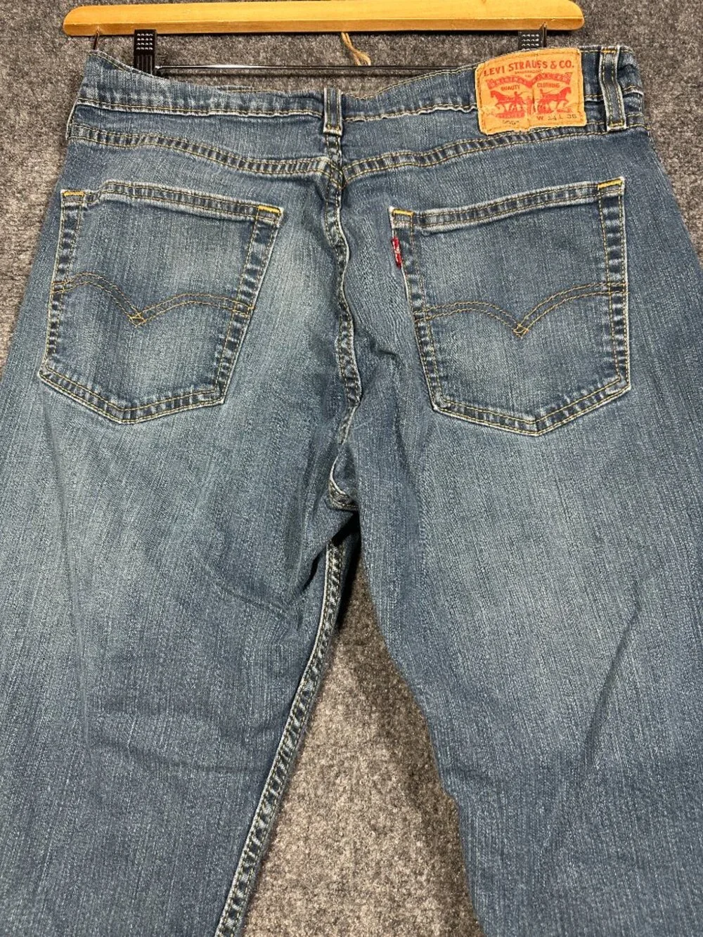 Levis 505 Jeans Mens 34 X 35 Medium Wash Cotton Stretch Straight Leg Pockets